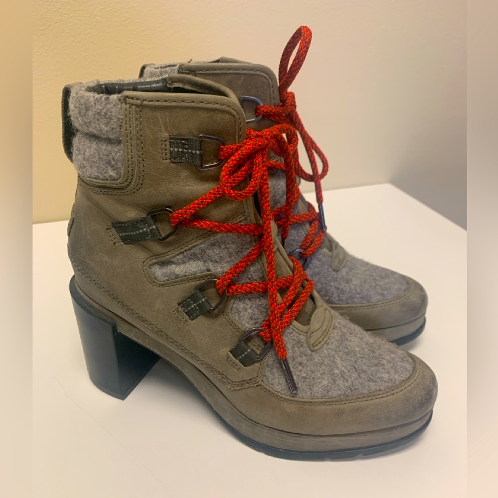SOREL Women's Blake Lace Up Booties Chunky Heel Leather Size 9 - quarry